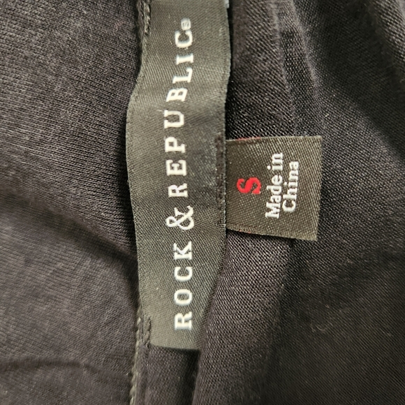 Rock & Republic Black Sequin Trimmed Mixed Media Blouse Size S - Picture 4 of 4